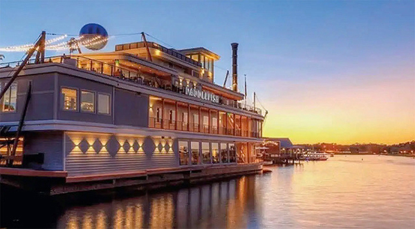 Paddlefish floating restaurant